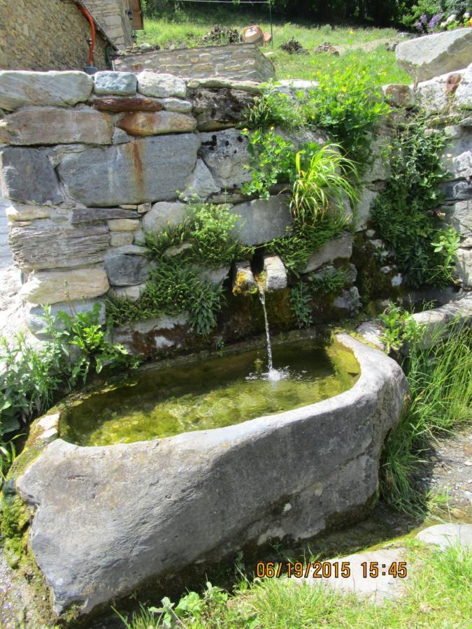 Le Pre De La Fontaine Panzió Billière Kültér fotó